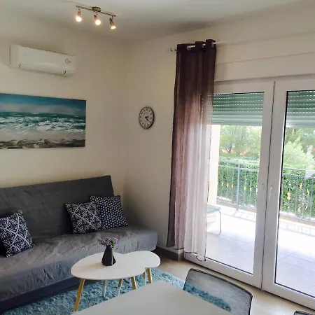 Appartement Family Friendly With A Swimming Pool - 17252 Primošten
