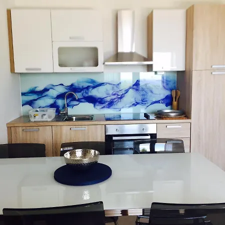 Family Friendly With A Swimming Pool - 17252