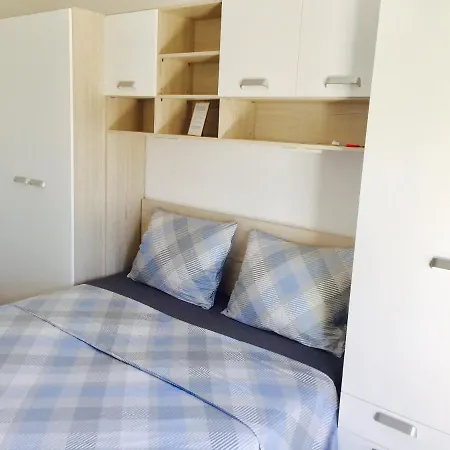 Family Friendly With A Swimming Pool - 17252 Appartement Primošten