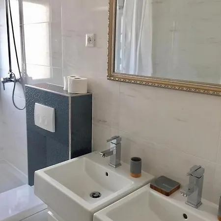 Family Friendly With A Swimming Pool - 17252 Appartement *