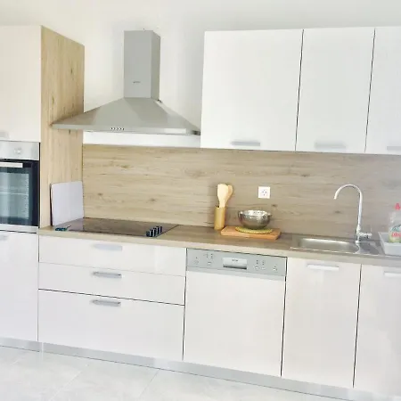Family Friendly With A Swimming Pool - 17252 Primošten